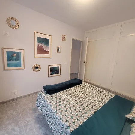Gold Oasis Apartment